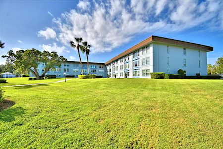 333 Lake Howard Dr NW #304C Winter Haven, FL 33880
