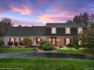 229 Aintree Rochester, MI 48306