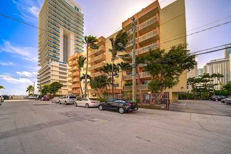600 NE 25th St #52 Miami, FL 33137