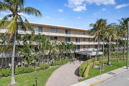 139 Sunrise Avenue #302 Palm Beach, FL 33480