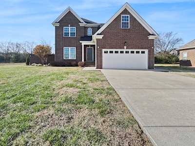 2736 Anthem Way Murfreesboro, TN 37128