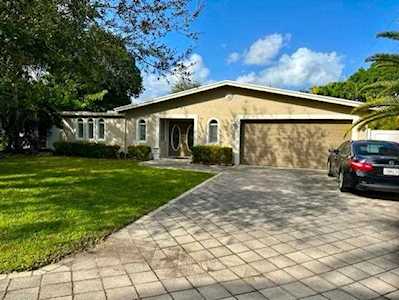 211 SW 17 St Pompano Beach, FL 33060