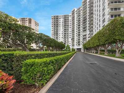 1701 S Flagler Drive #1504 West Palm Beach, FL 33401