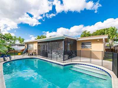 8610 NW 24th Ct Pembroke Pines, FL 33024