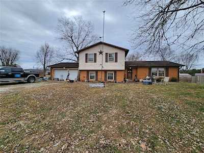 2145 Glenn St Martinsville, IN 46151