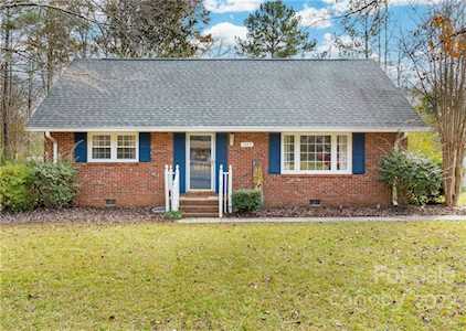 1025 Meadow Dr E Lancaster, SC 29720