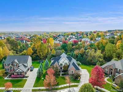 4545 Palmetto Clarkston, MI 48348