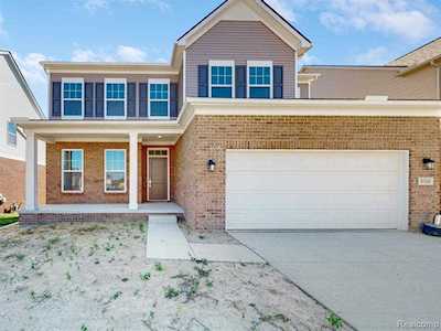 8566 Pioneer Washington, MI 48094