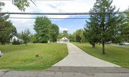 29235 Greening St Farmington Hills, MI 48334