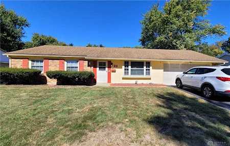 25 Gracewood Drive Centerville, OH 45458