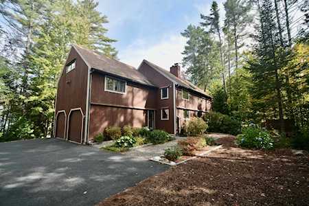 23 Greensward Dr Grantham, NH 03753