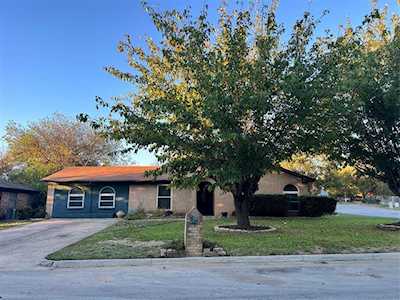 3257 Oak Timber Drive Forest Hill, TX 76119