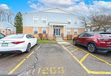 529 E University Rochester, MI 48307