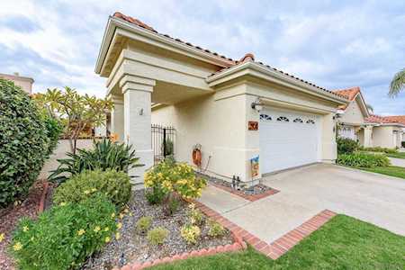 2458 Links Way Vista, CA 92081
