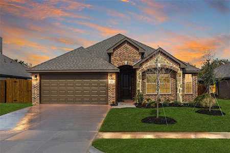 1261 Alderwood Lane Crowley, TX 76036