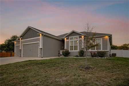 1314 NW Brentwood Dr Grain Valley, MO 64029