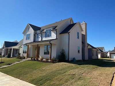 2125 N Greenbrier Lakes Blvd Piperton, TN 38017