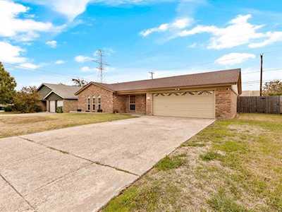 7020 Meadow Park S North Richland Hills, TX 76180