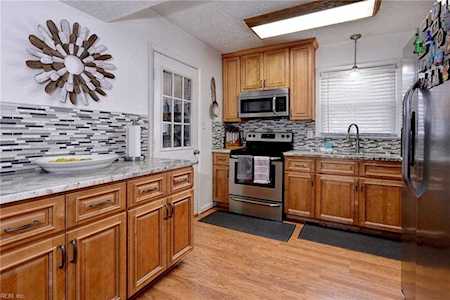 1203 Micott Dr Hampton, VA 23666