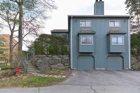 6 Loyalist Dr #6 Uxbridge, MA 01569