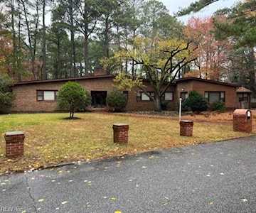 2568 Five Point Ct Virginia Beach, VA 23454