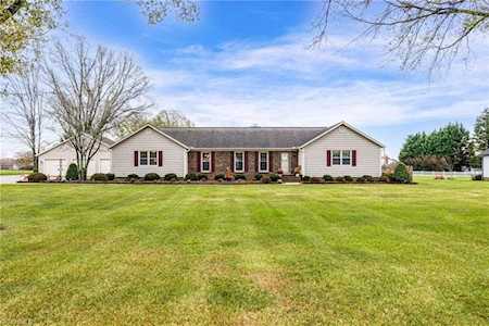 3406 Edgefield Road Greensboro, NC 27409