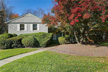 10 Pinebrook Drive White Plains, NY 10605
