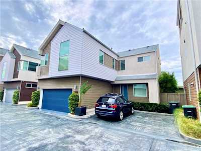 1943 Vitae Place Costa Mesa, CA 92627