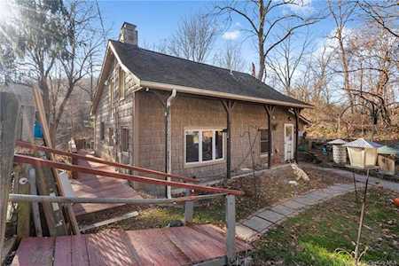 174 Mountain Road Pleasant Valley, NY 12569