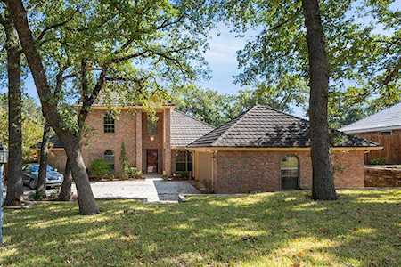 120 Oak Hollow Court S Azle, TX 76020