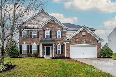 7520 Chasewater Dr Harrisburg, NC 28075