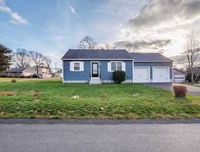 15 Bluepoint Rd Fairhaven, MA 02719
