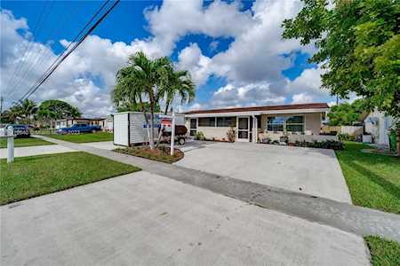 9351 NW 25th Ct Sunrise, FL 33322