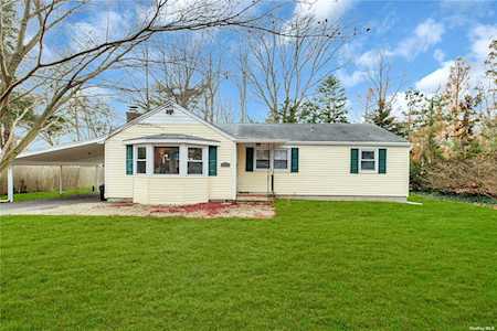 4 Cedar Grove Avenue Lake Grove, NY 11755
