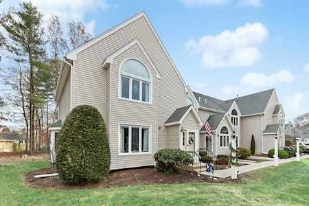 35 Pilgrim Village Rd #901 Taunton, MA 02780
