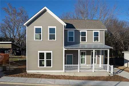 254 E 10th St Fayetteville, AR 72701