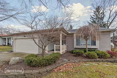 288 Winchester St South Lyon, MI 48178