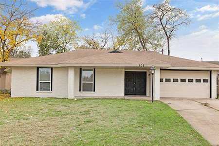 605 Kingston Drive Grand Prairie, TX 75051