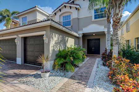 8135 Emerald Winds Circle Boynton Beach, FL 33473