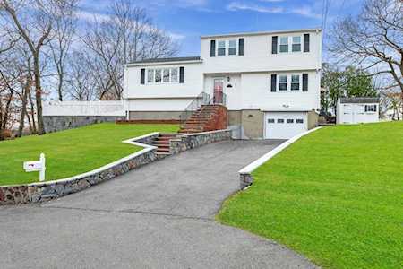 36 Twin Circle Drive Arlington, MA 02474