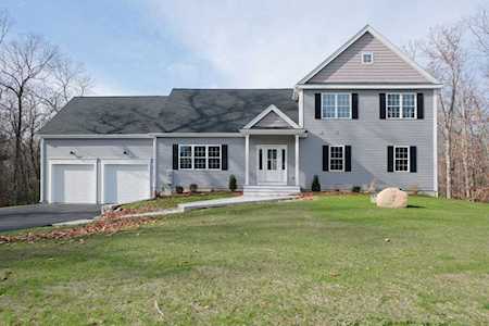 38 Tabor Rd Uxbridge, MA 01569