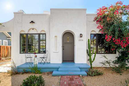 2205 Oak Park Ln Santa Barbara, CA 93105