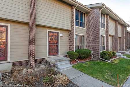 20933 Sherman Southfield, MI 48033