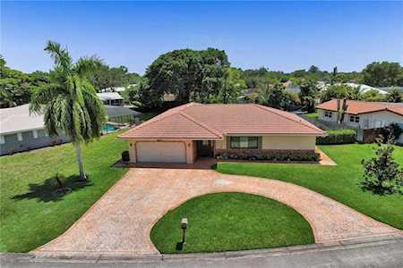 10650 NW 42nd Dr Coral Springs, FL 33065