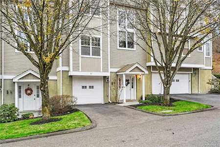 87 Park Rd Ext Goldens Bridge, NY 10526
