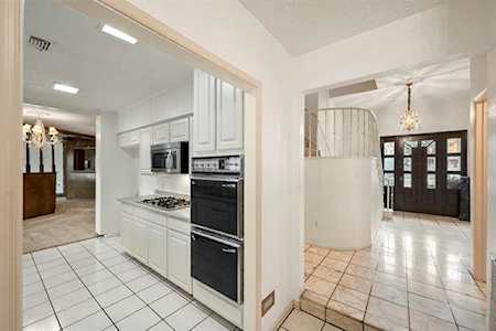 601 Oakmont Lane N Fort Worth, TX 76112