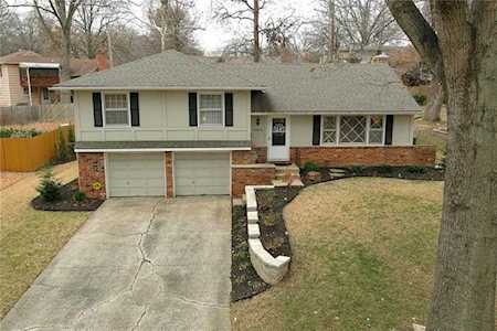 10822 Oak St Kansas City, MO 64114