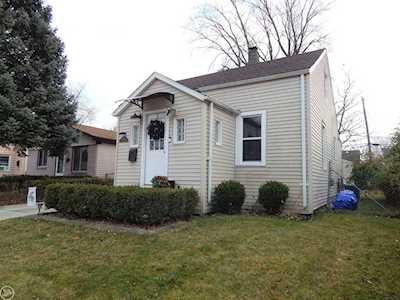 102 E Rowland Madison Heights, MI 48071