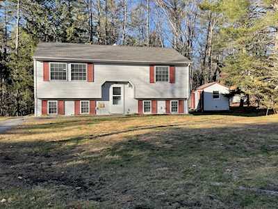 199 Old Portland Rd Waterboro, ME 04061