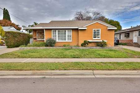 6863 50Th St San Diego, CA 92120